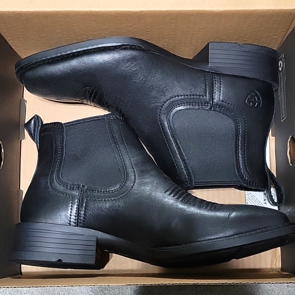 Men's ariat size 7 boots